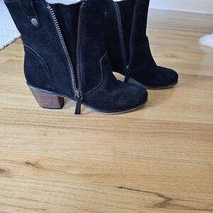 Steve Madden Suede Booties size 11